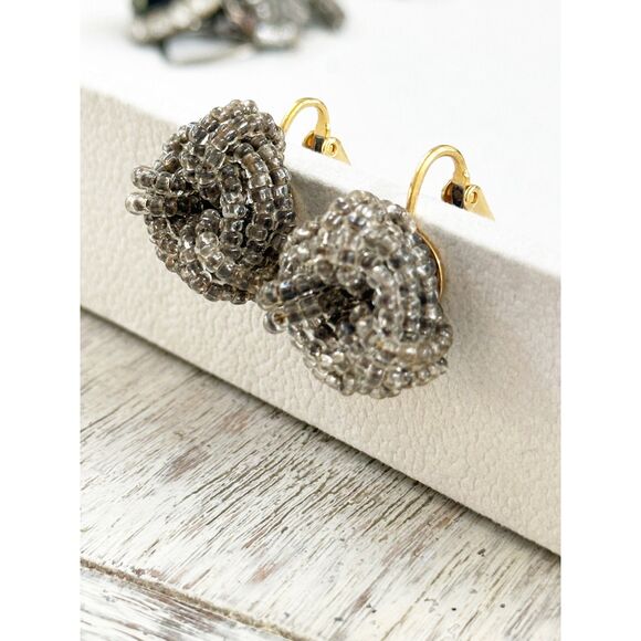 Vintage Beaded Knot Cluster Earrings Silver Grey Gold Tone Clip - Picture 6 of 6